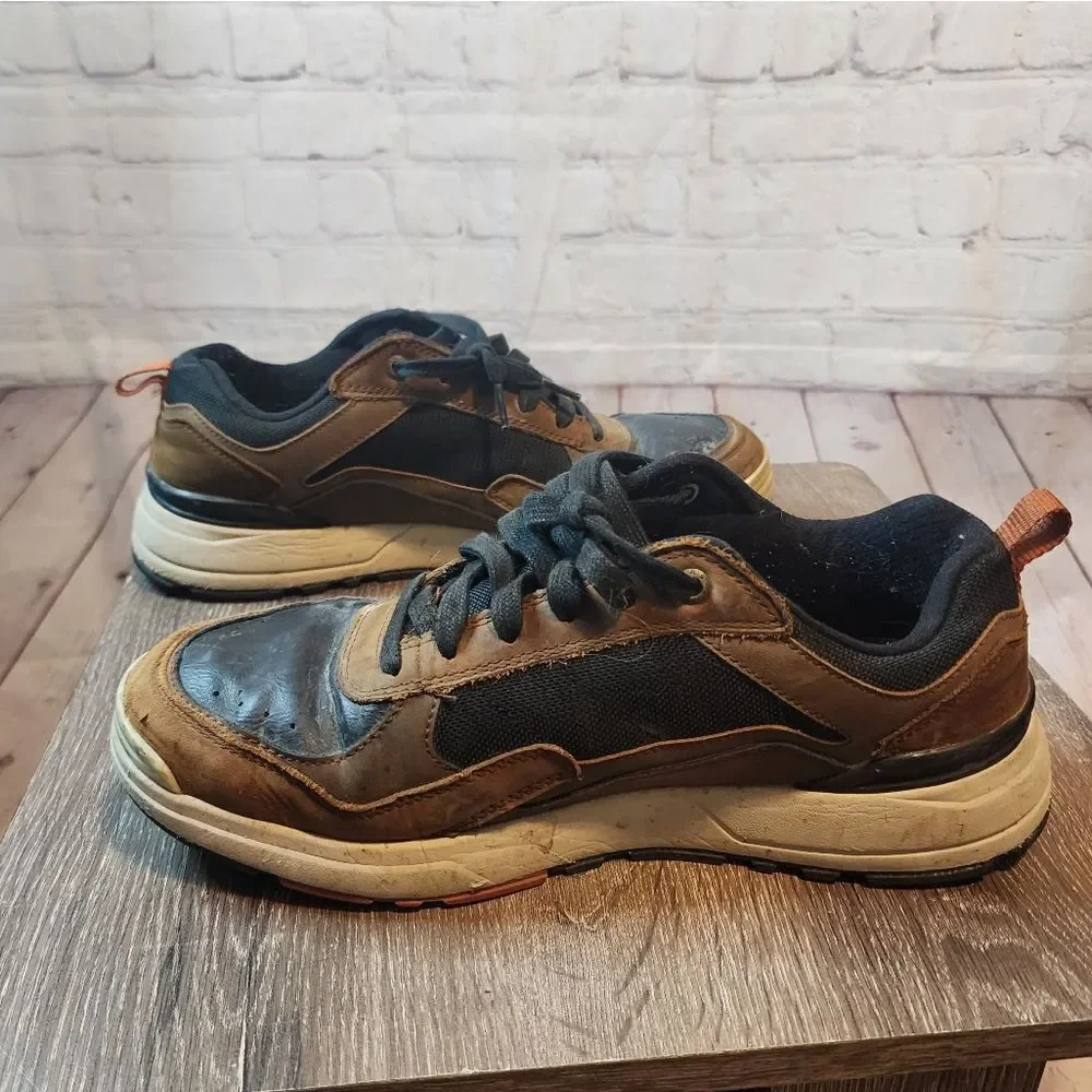 Men's Skechers sneakers, size 10